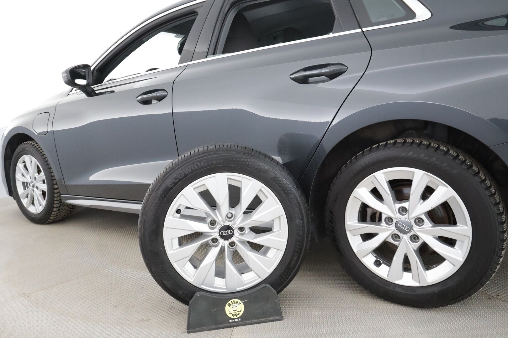 Audi A3 2021 Sportback 1,4 TFSI e-tron S tronic * ACC / LED / P.tutkat / Sportpenkit / Kaistavahti * - Suomi-auto / 2x Latauskaapelit / Kahdet renkaat aluvanteilla