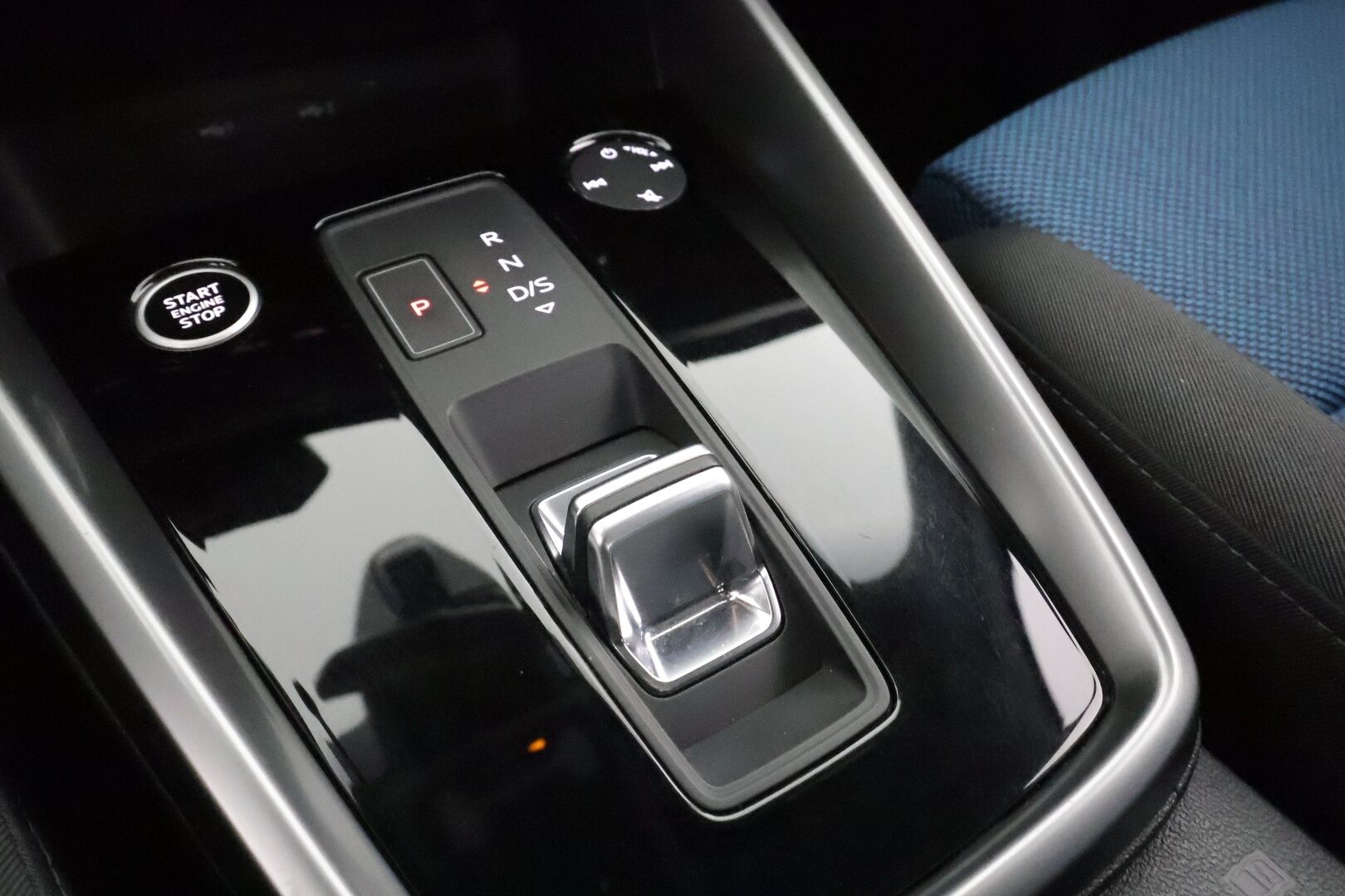 Audi A3 2021 Sportback 1,4 TFSI e-tron S tronic * ACC / LED / P.tutkat / Sportpenkit / Kaistavahti * - Suomi-auto / 2x Latauskaapelit / Kahdet renkaat aluvanteilla