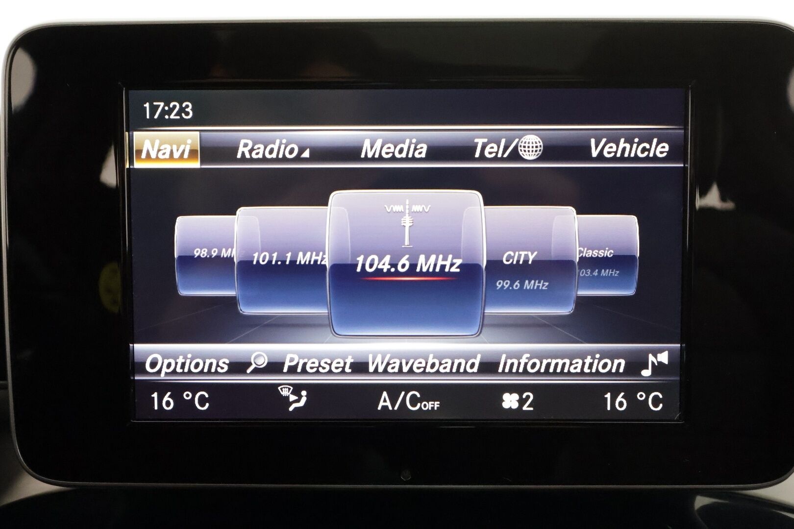 Mercedes-Benz C 2016 220 d 4Matic T A Premium Business * Panorama / HUD / Ilma-alusta / Koukku / ILS-LED / Sportnahat / P.kamera / Keyless * - Kahdet renkaat - HULLUT JOULUT KORKOTARJOUS 2,49% 