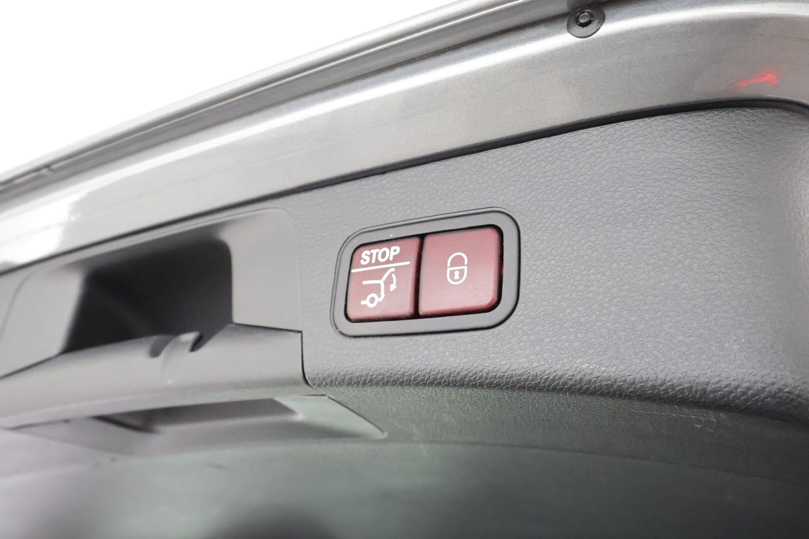 Mercedes-Benz C 2016 220 d 4Matic T A Premium Business * Panorama / HUD / Ilma-alusta / Koukku / ILS-LED / Sportnahat / P.kamera / Keyless * - Kahdet renkaat