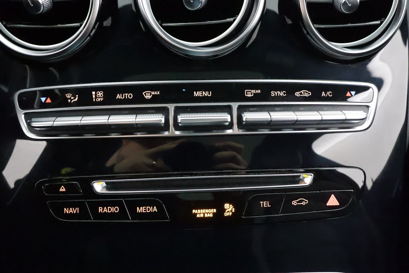 Mercedes-Benz C 2016 220 d 4Matic T A Premium Business * Panorama / HUD / Ilma-alusta / Koukku / ILS-LED / Sportnahat / P.kamera / Keyless * - Kahdet renkaat - HULLUT JOULUT KORKOTARJOUS 2,49% 