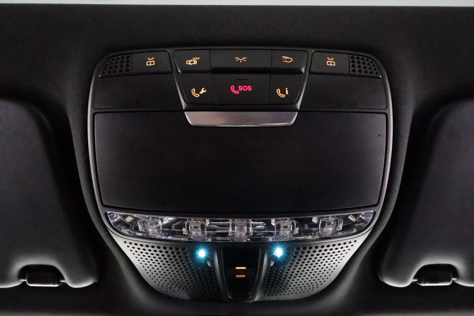 Mercedes-Benz C 2016 220 d 4Matic T A Premium Business * Panorama / HUD / Ilma-alusta / Koukku / ILS-LED / Sportnahat / P.kamera / Keyless * - Kahdet renkaat - HULLUT JOULUT KORKOTARJOUS 2,49% 