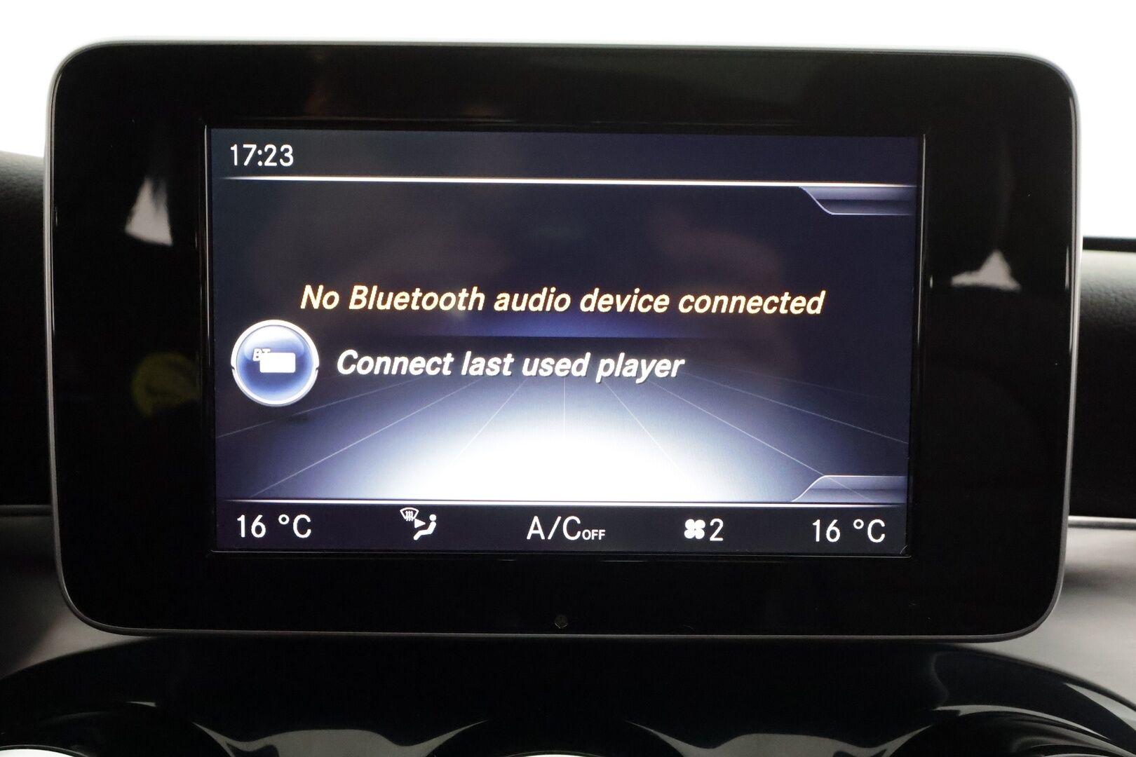 Mercedes-Benz C 2016 220 d 4Matic T A Premium Business * Panorama / HUD / Ilma-alusta / Koukku / ILS-LED / Sportnahat / P.kamera / Keyless * - Kahdet renkaat