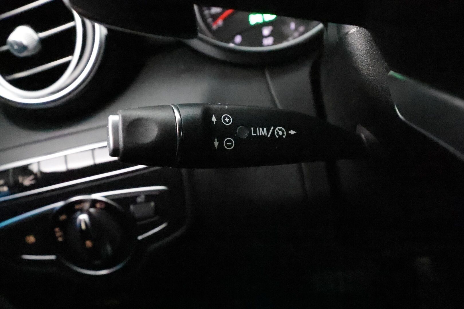 Mercedes-Benz C 2016 220 d 4Matic T A Premium Business * Panorama / HUD / Ilma-alusta / Koukku / ILS-LED / Sportnahat / P.kamera / Keyless * - Kahdet renkaat - HULLUT JOULUT KORKOTARJOUS 2,49% 