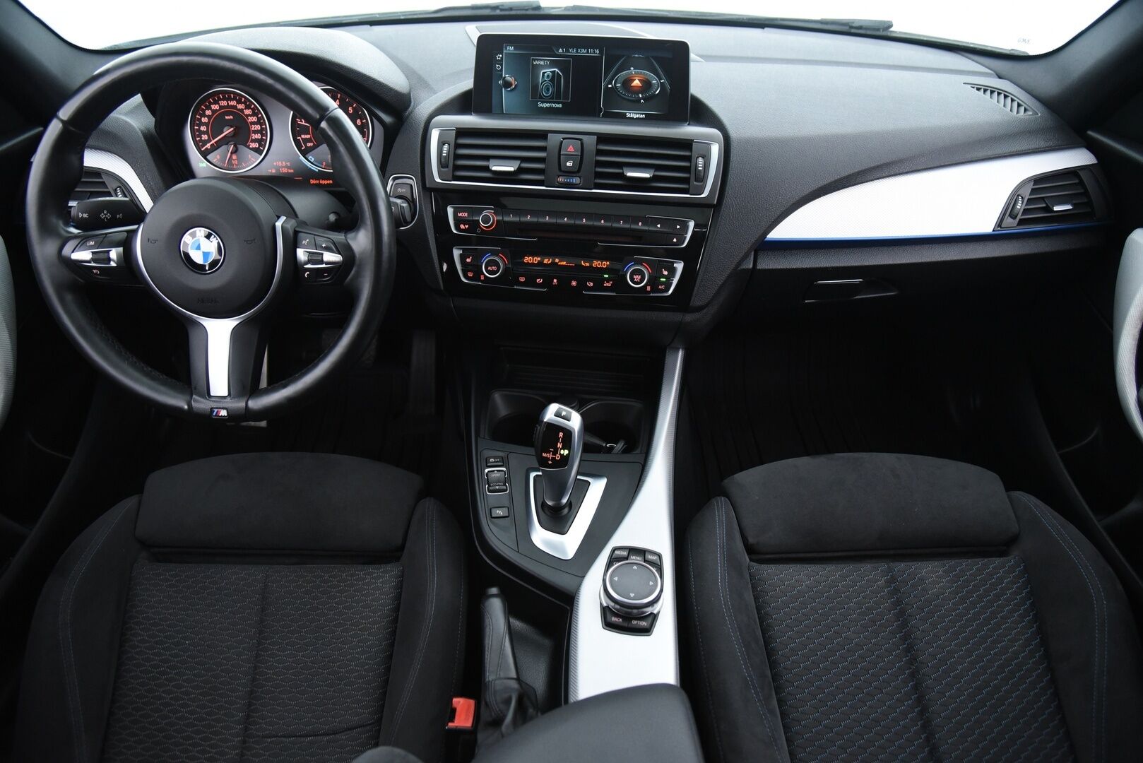 BMW 118 2017 1-sarja F20 Hatchback 118i A Business M Sport / Hifi / LED / P.kamera / Shadow Line - P.Tutkat / Ratinlämmitys / Kattoluukku / Navi
