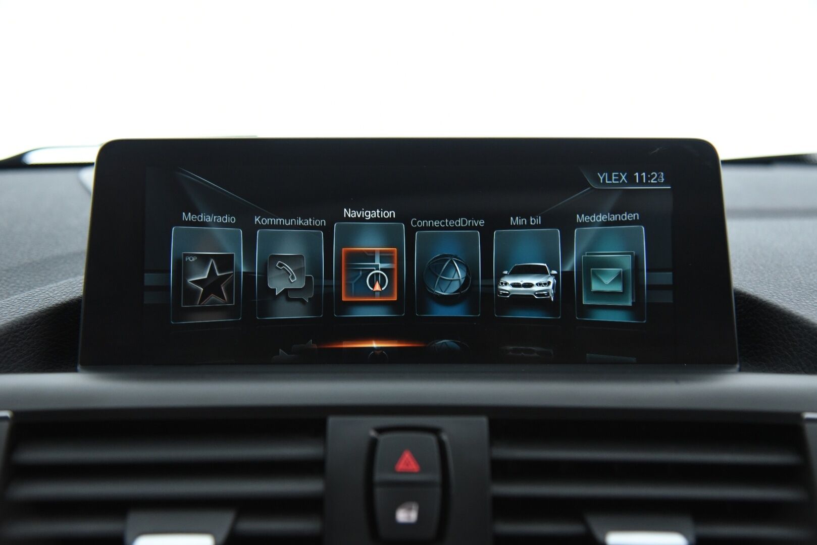 BMW 118 2017 1-sarja F20 Hatchback 118i A Business M Sport / Hifi / LED / P.kamera / Shadow Line - P.Tutkat / Ratinlämmitys / Kattoluukku / Navi