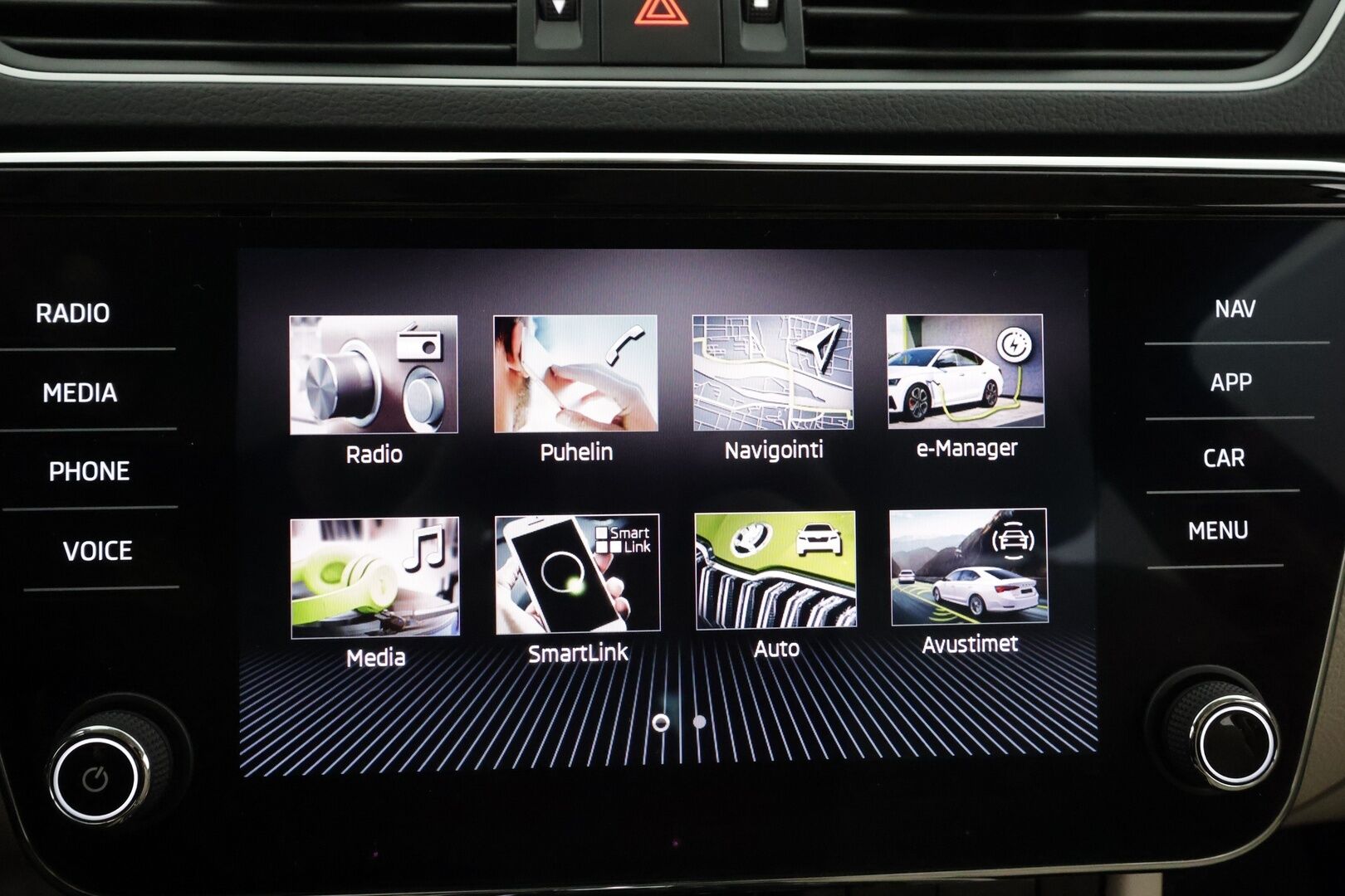 Skoda Superb 2021 Combi 1,4 TSI PHEV Style iV DSG Autom. * Adapt.Vakkari / Canton / Vetokoukku / Crystal Light / Peruutuskamera / Muistipenkit - 1.Om Suomi-auto / Merkkihuollettu / Kahdet Renkaat - HULLUT AVAJAISHULINAT KORKOTARJOUS 3,29 %