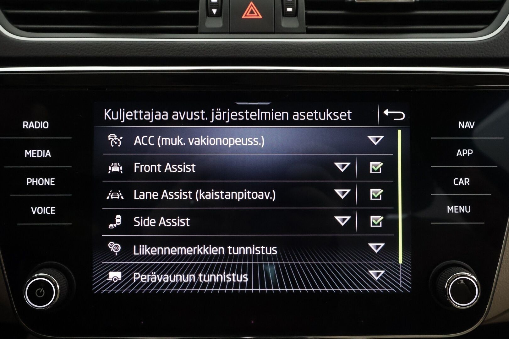 Skoda Superb 2021 Combi 1,4 TSI PHEV Style iV DSG Autom. * Adapt.Vakkari / Canton / Vetokoukku / Crystal Light / Peruutuskamera / Muistipenkit - 1.Om Suomi-auto / Merkkihuollettu / Kahdet Renkaat - HULLUT AVAJAISHULINAT KORKOTARJOUS 3,29 %