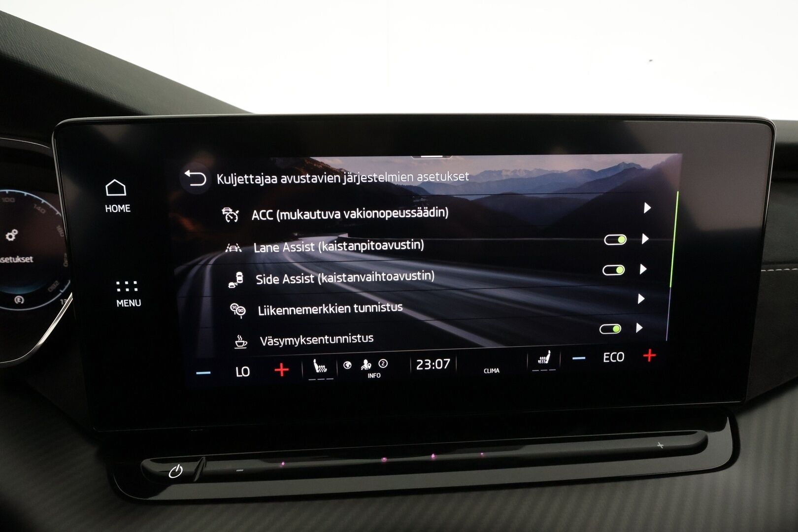 Skoda Octavia 2021 Combi 1,4 TSI PHEV RS iV DSG * ACC / Matrix-LED / P.kamera / Hierovat Sporttipenkit Muistilla / Navi / Kaistavahti * - Suomi-auto / 2x Latauskaapelit / Kahdet renkaat / Merkkihuollettu!