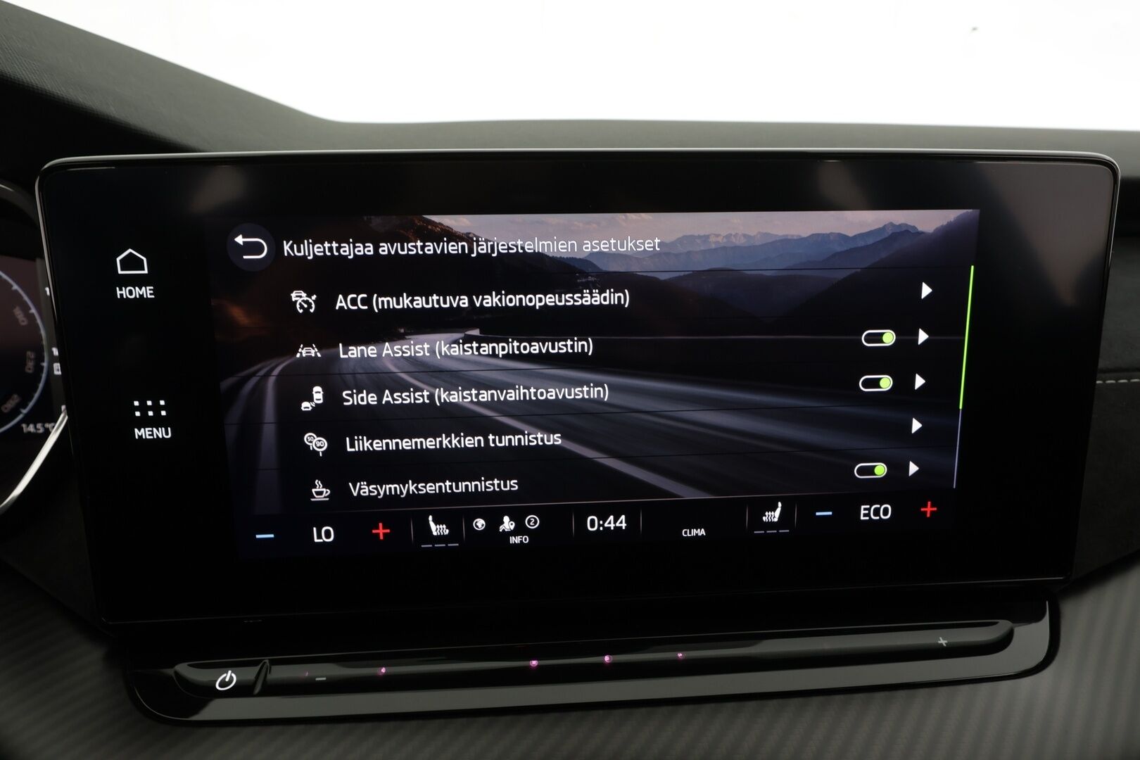 Skoda Octavia 2021 Combi 1,4 TSI PHEV RS iV DSG * ACC / Matrix-LED / P.kamera / Hierovat Sporttipenkit Muistilla / Navi / Kaistavahti * - Suomi-auto / 2x Latauskaapelit / Kahdet renkaat / Merkkihuollettu!