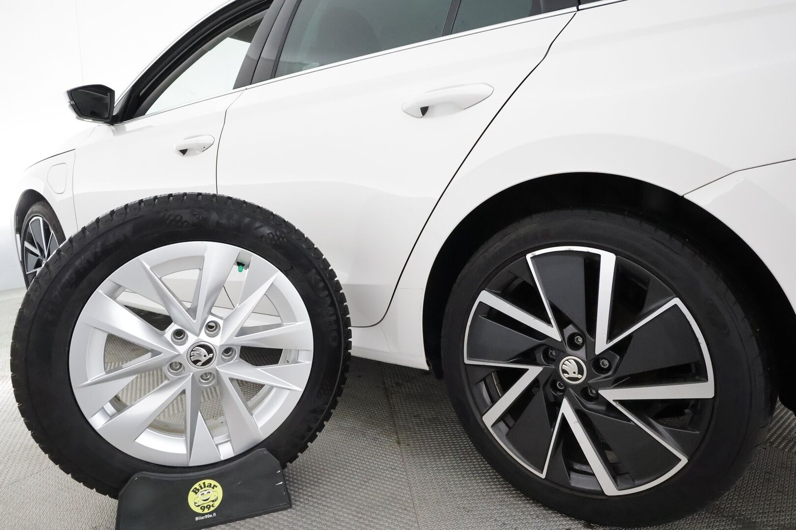 Skoda Octavia 2021 Combi 1,4 TSI PHEV Style iV DSG Autom. * Webasto / Adapt.Vakkari / Matrix LED / Peruutuskamera / Muistipenkki / KeyLess / Kaistavahti - Suomi-auto / 2x Latauskaapelit / Kahdet Renkaat / Huippusiisti!