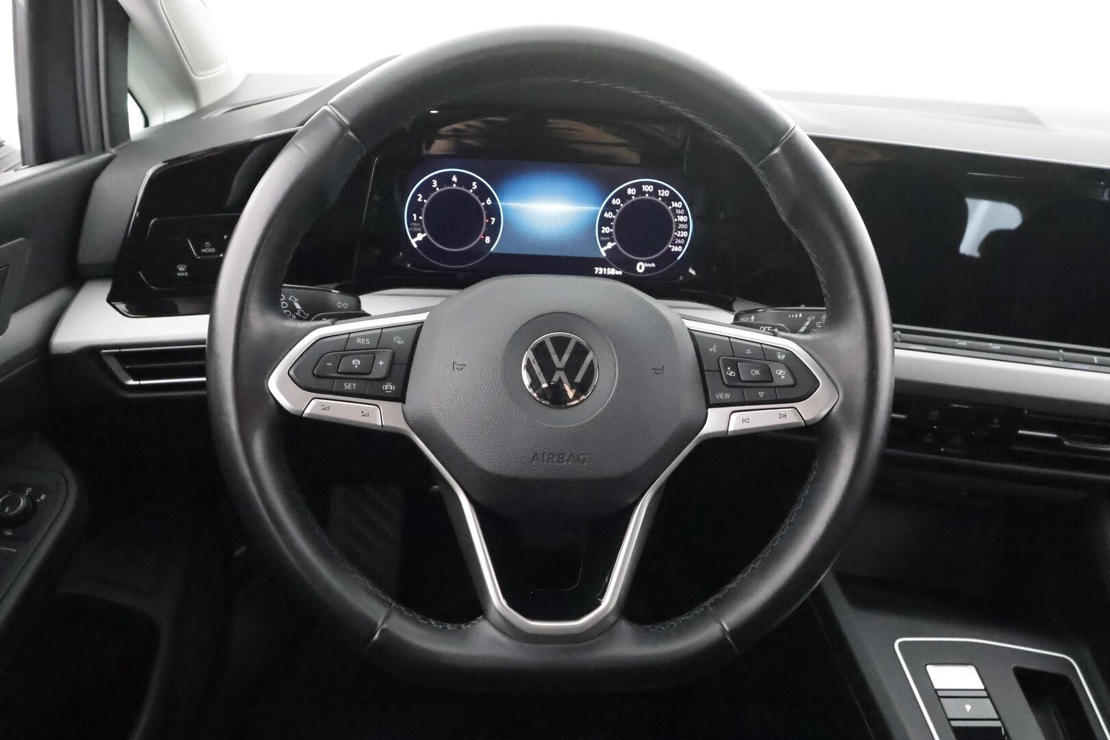 Volkswagen Golf 2021 Variant 1,0 eTSI (MHEV) 81 kW DSG * ACC / P.tutkat / Webasto / LED / Navi / Koukku / Digimittaristo * - 1.Om Suomi-auto / Kahdet renkaat aluvanteilla - Osta nyt, maksa vasta ensi vuonna