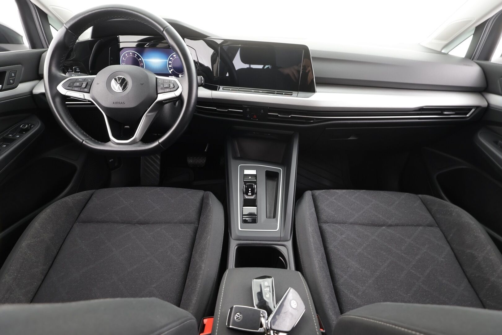 Volkswagen Golf 2021 Variant 1,0 eTSI (MHEV) 81 kW DSG * ACC / P.tutkat / Webasto / LED / Navi / Koukku / Digimittaristo * - 1.Om Suomi-auto / Kahdet renkaat aluvanteilla - Osta nyt, maksa vasta ensi vuonna