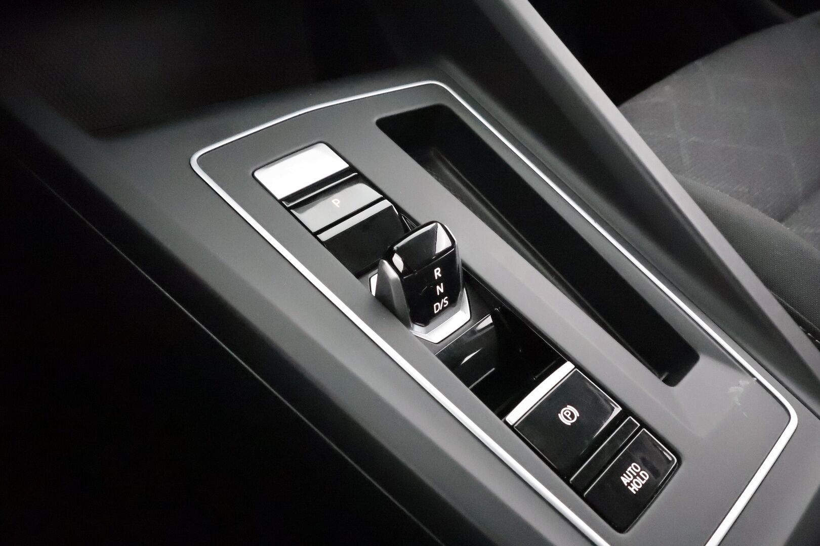 Volkswagen Golf 2021 Variant 1,0 eTSI (MHEV) 81 kW DSG * ACC / P.tutkat / Webasto / LED / Navi / Koukku / Digimittaristo * - 1.Om Suomi-auto / Kahdet renkaat aluvanteilla - Osta nyt, maksa vasta ensi vuonna