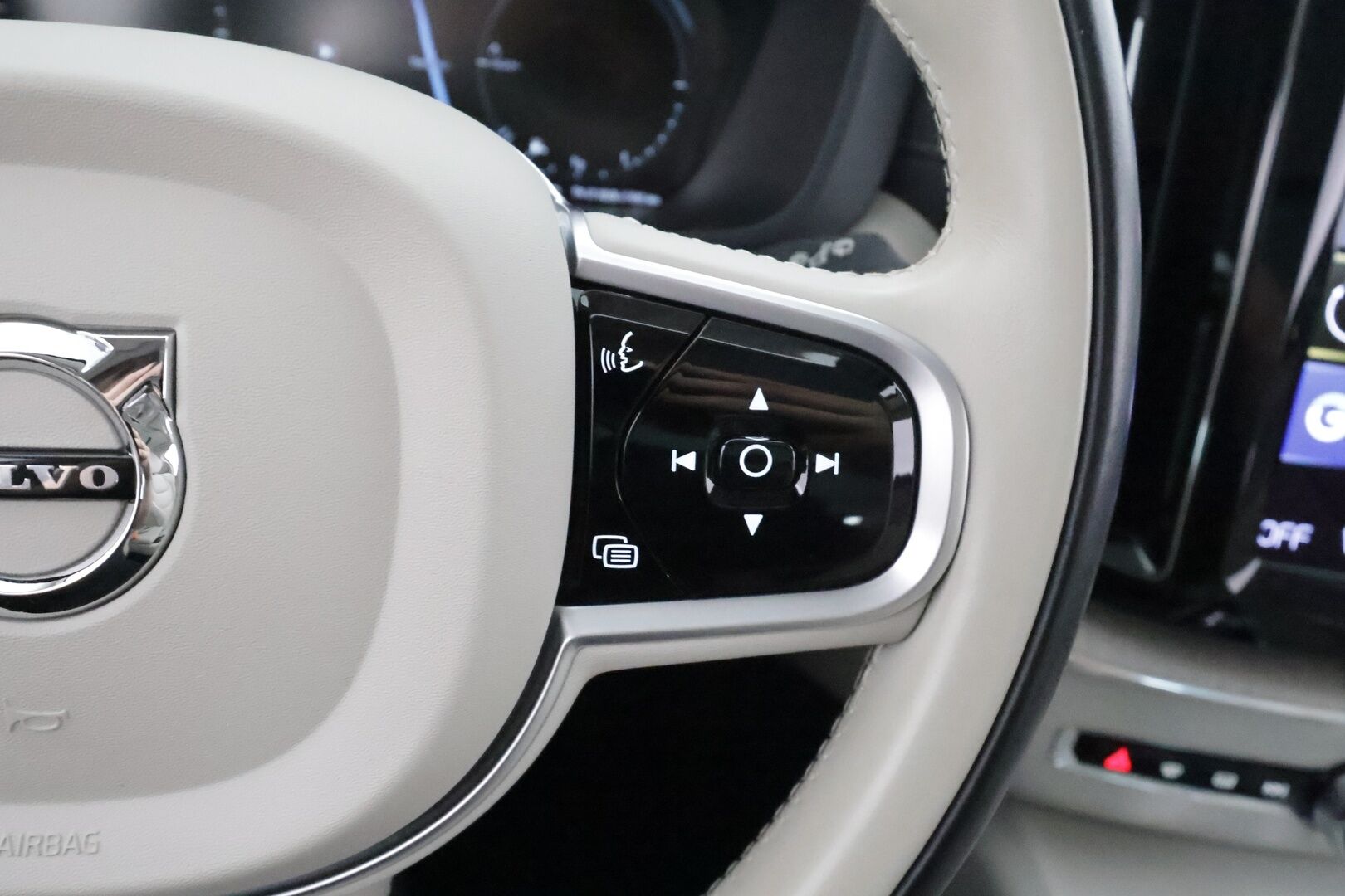 Volvo XC60 2021 T6 TwE AWD Business Inscription aut. - Suomiauto | Webasto | Panorama | ACC | High Perf Audio | Sporttinahat | Muistipenkki | Peruutuskamera | Adapt.LED | Merkkihuollot | Huippuvarusteet!
