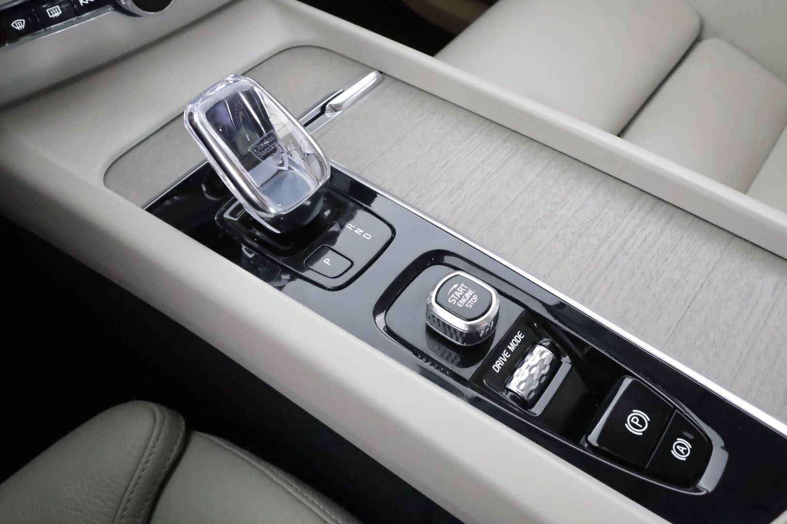 Volvo XC60 2021 T6 TwE AWD Business Inscription aut. - Suomiauto | Webasto | Panorama | ACC | High Perf Audio | Sporttinahat | Muistipenkki | Peruutuskamera | Adapt.LED | Merkkihuollot | Huippuvarusteet!