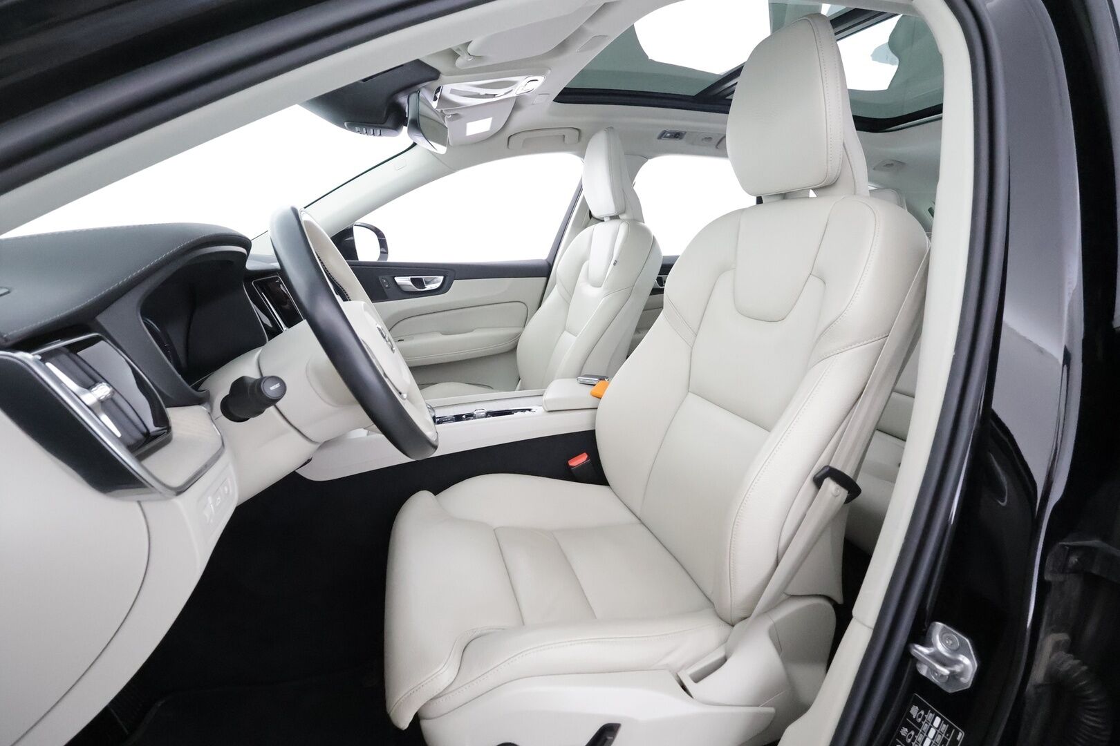 Volvo XC60 2021 T6 TwE AWD Business Inscription aut. - Suomiauto | Webasto | Panorama | ACC | High Perf Audio | Sporttinahat | Muistipenkki | Peruutuskamera | Adapt.LED | Merkkihuollot | Huippuvarusteet!