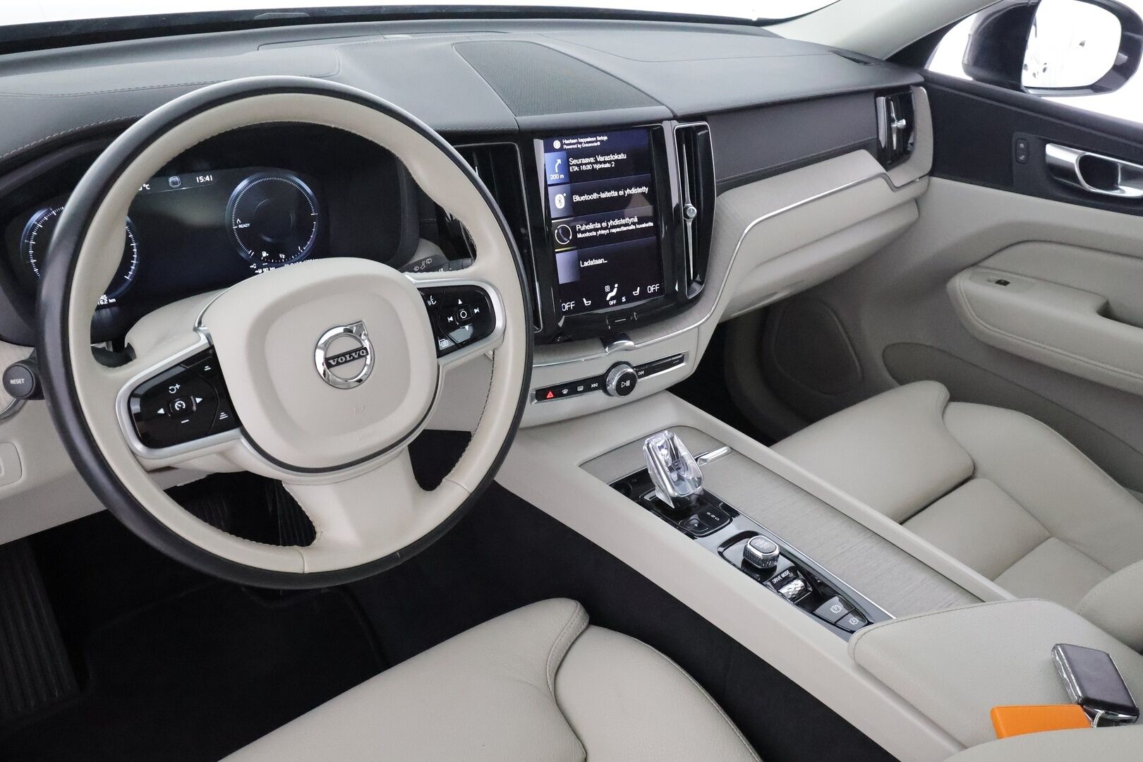 Volvo XC60 2021 T6 TwE AWD Business Inscription aut. - Suomiauto | Webasto | Panorama | ACC | High Perf Audio | Sporttinahat | Muistipenkki | Peruutuskamera | Adapt.LED | Merkkihuollot | Huippuvarusteet!