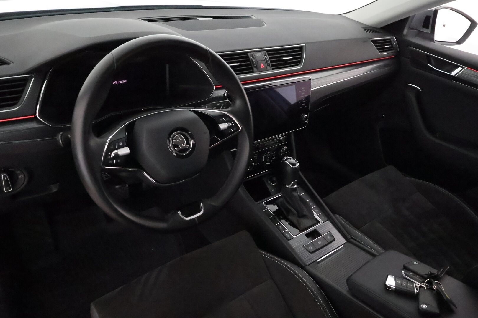 Skoda Superb 2021 Combi 2,0 TDI 150 Style DSG Aut **Canton / Webasto / Digimittaristo / Adapt. vakkari / Koukku / Matrix / P.kamera**