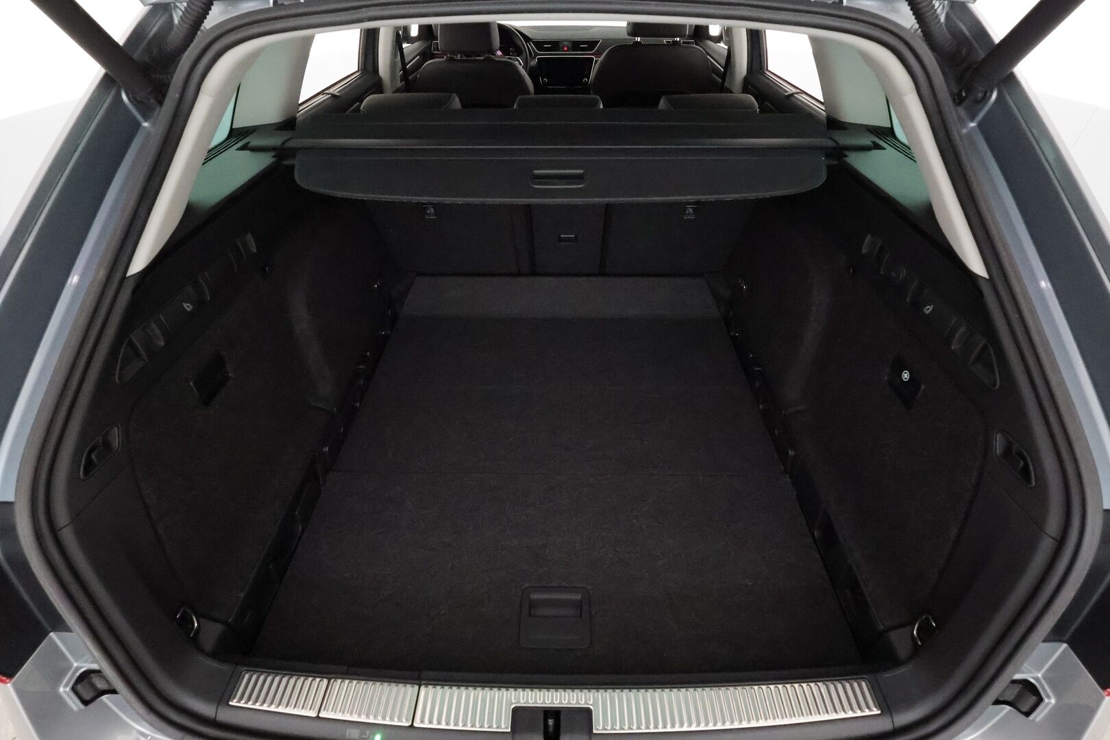 Skoda Superb 2021 Combi 2,0 TDI 150 Style DSG Aut **Canton / Webasto / Digimittaristo / Adapt. vakkari / Koukku / Matrix / P.kamera**