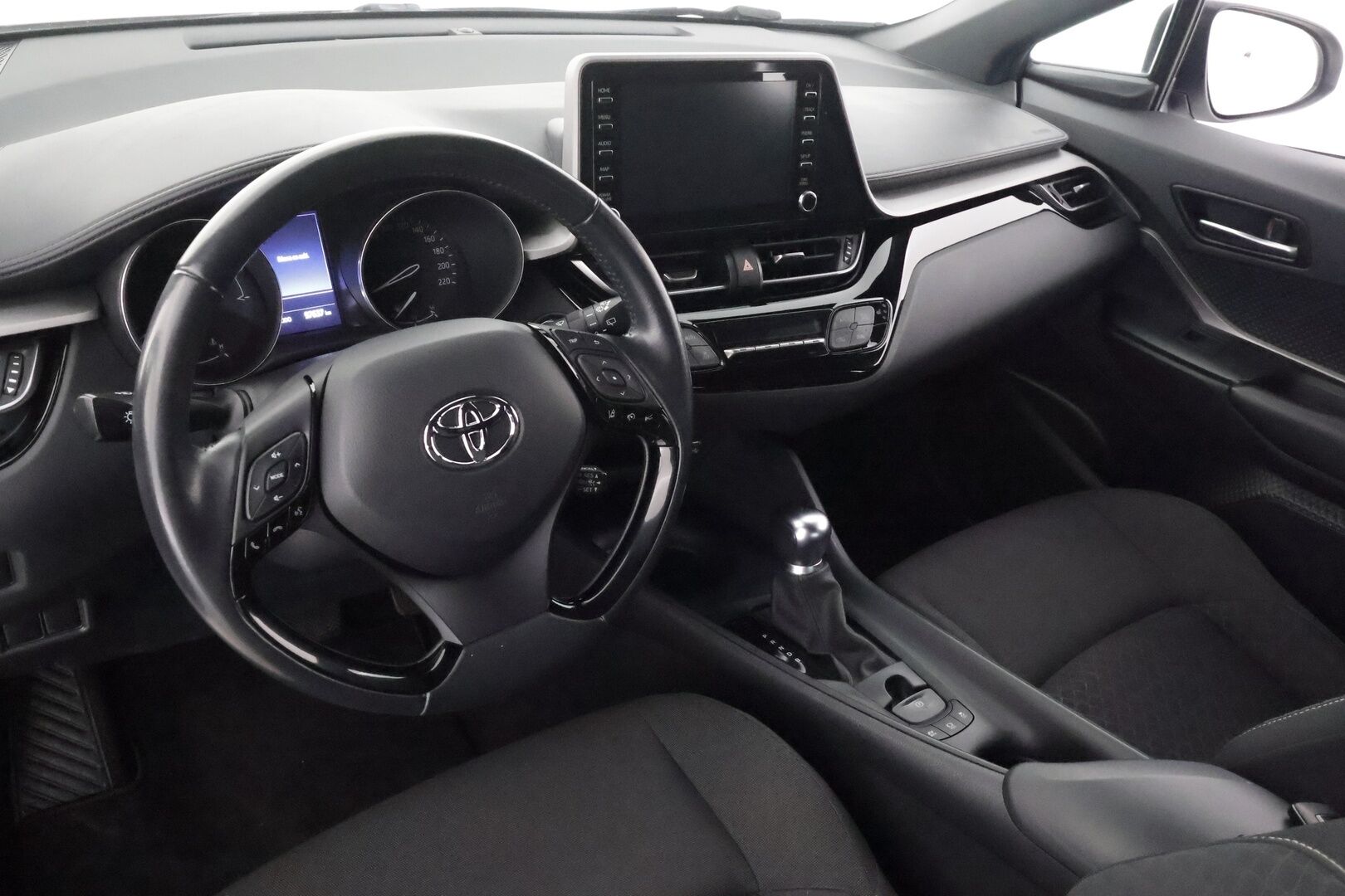 Toyota C-HR 2021 1,8 Hybrid Active Business - | Lohkolämmitin | ACC | LED | P.Kamera | Kaistavahti | Navi | Keyless | Apple&Android | 1-om Suomi-auto | Kahdet renkaat |