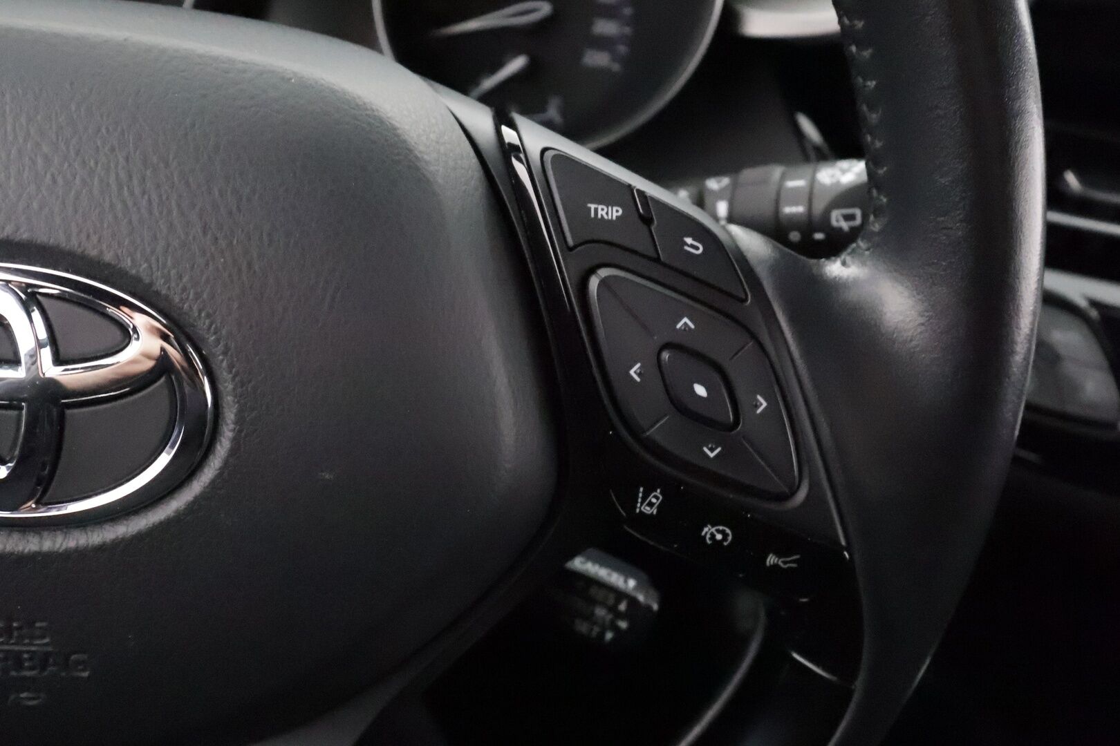 Toyota C-HR 2021 1,8 Hybrid Active Business - | Lohkolämmitin | ACC | LED | P.Kamera | Kaistavahti | Navi | Keyless | Apple&Android | 1-om Suomi-auto | Kahdet renkaat |