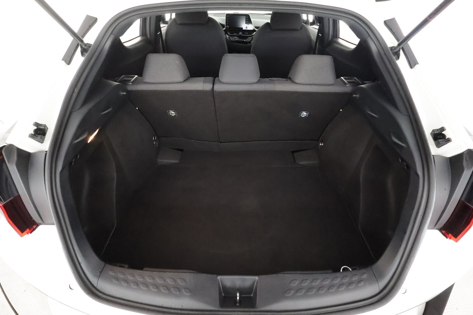 Toyota C-HR 2021 1,8 Hybrid Active Business - | Lohkolämmitin | ACC | LED | P.Kamera | Kaistavahti | Navi | Keyless | Apple&Android | 1-om Suomi-auto | Kahdet renkaat |
