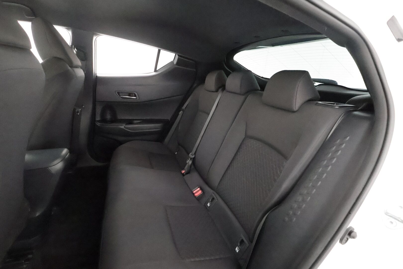 Toyota C-HR 2021 1,8 Hybrid Active Business - | Lohkolämmitin | ACC | LED | P.Kamera | Kaistavahti | Navi | Keyless | Apple&Android | 1-om Suomi-auto | Kahdet renkaat |