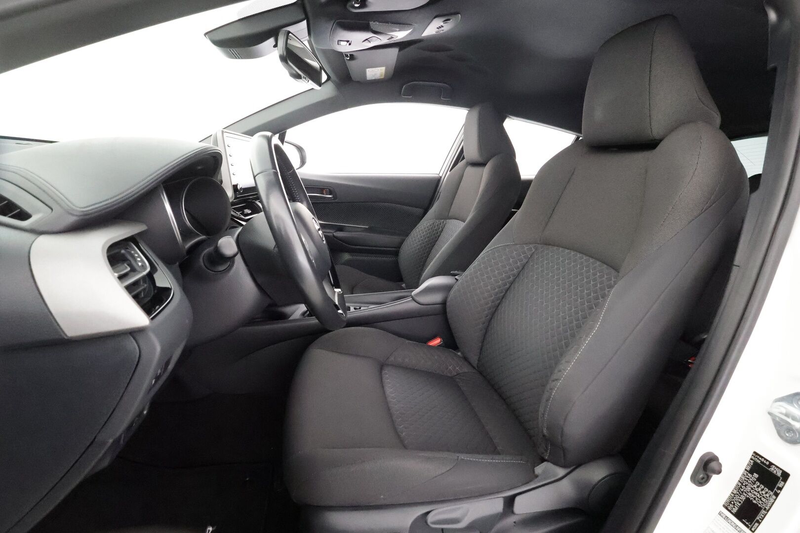 Toyota C-HR 2021 1,8 Hybrid Active Business - | Lohkolämmitin | ACC | LED | P.Kamera | Kaistavahti | Navi | Keyless | Apple&Android | 1-om Suomi-auto | Kahdet renkaat |