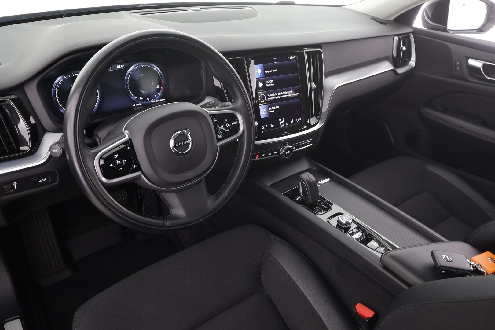 Volvo V60 2021 B4 D-MHEV Business aut * Webasto / ACC / LED / P.tutka / Navi / Kaistavahti / Keyless * - 1-om Suomi-auto / Kahdet renkaat aluvanteilla / Merkkihuollot