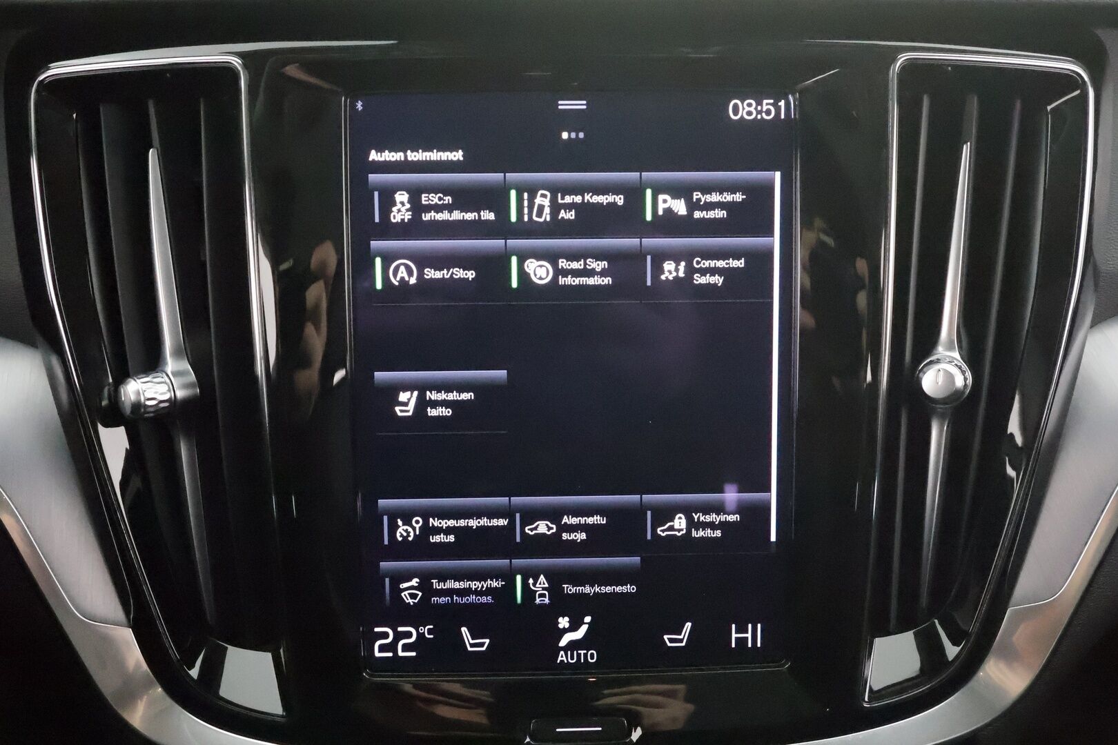 Volvo V60 2021 B4 D-MHEV Business aut * Webasto / ACC / LED / P.tutka / Navi / Kaistavahti / Keyless * - 1-om Suomi-auto / Kahdet renkaat aluvanteilla / Merkkihuollot