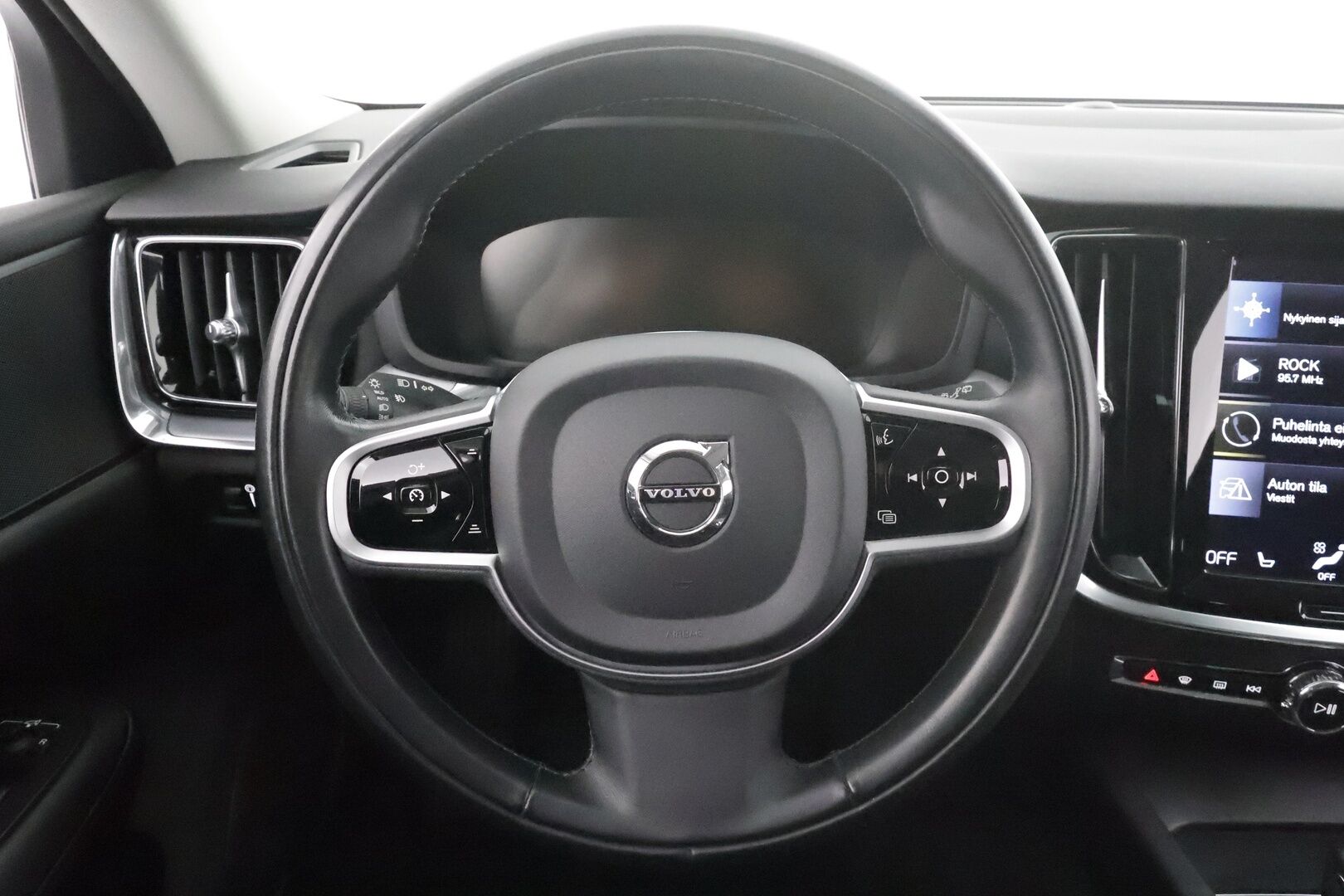 Volvo V60 2021 B4 D-MHEV Business aut * Webasto / ACC / LED / P.tutka / Navi / Kaistavahti / Keyless * - 1-om Suomi-auto / Kahdet renkaat aluvanteilla / Merkkihuollot - HULLUT AVAJAISHULINAT KORKOTARJOUS 3,29 %