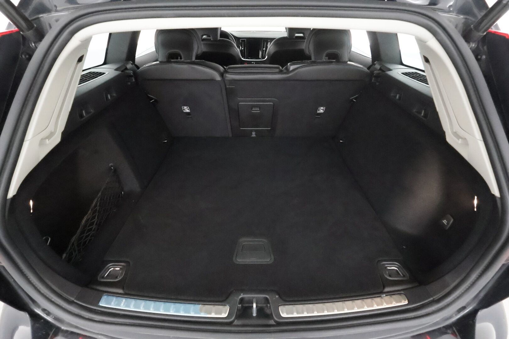 Volvo V60 2021 B4 D-MHEV Business aut * Webasto / ACC / LED / P.tutka / Navi / Kaistavahti / Keyless * - 1-om Suomi-auto / Kahdet renkaat aluvanteilla / Merkkihuollot