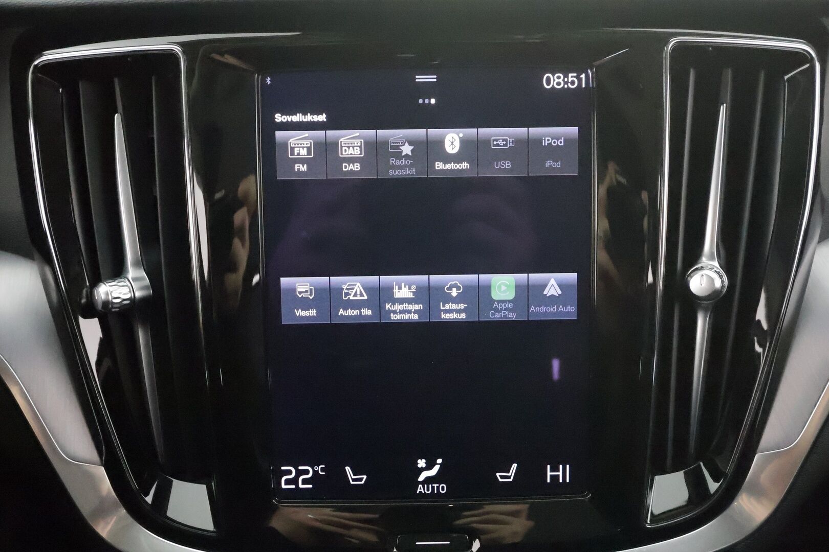 Volvo V60 2021 B4 D-MHEV Business aut * Webasto / ACC / LED / P.tutka / Navi / Kaistavahti / Keyless * - 1-om Suomi-auto / Kahdet renkaat aluvanteilla / Merkkihuollot