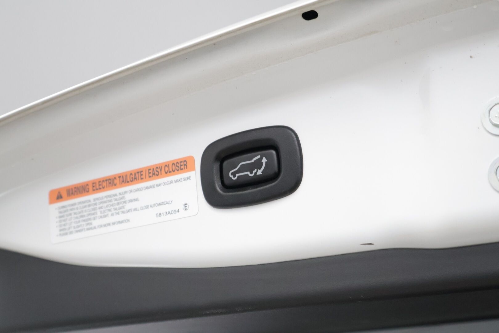 Mitsubishi Outlander 2019 Business X** Sähköpenkki / Sähkötoiminen takaluukku / Ada. Vakkari / Timantti tikatut nahat /  360 kamerat** - *Hyvä huoltohistoria ja kahdet hyvät renkaat / Siistissä kunnossa!*
