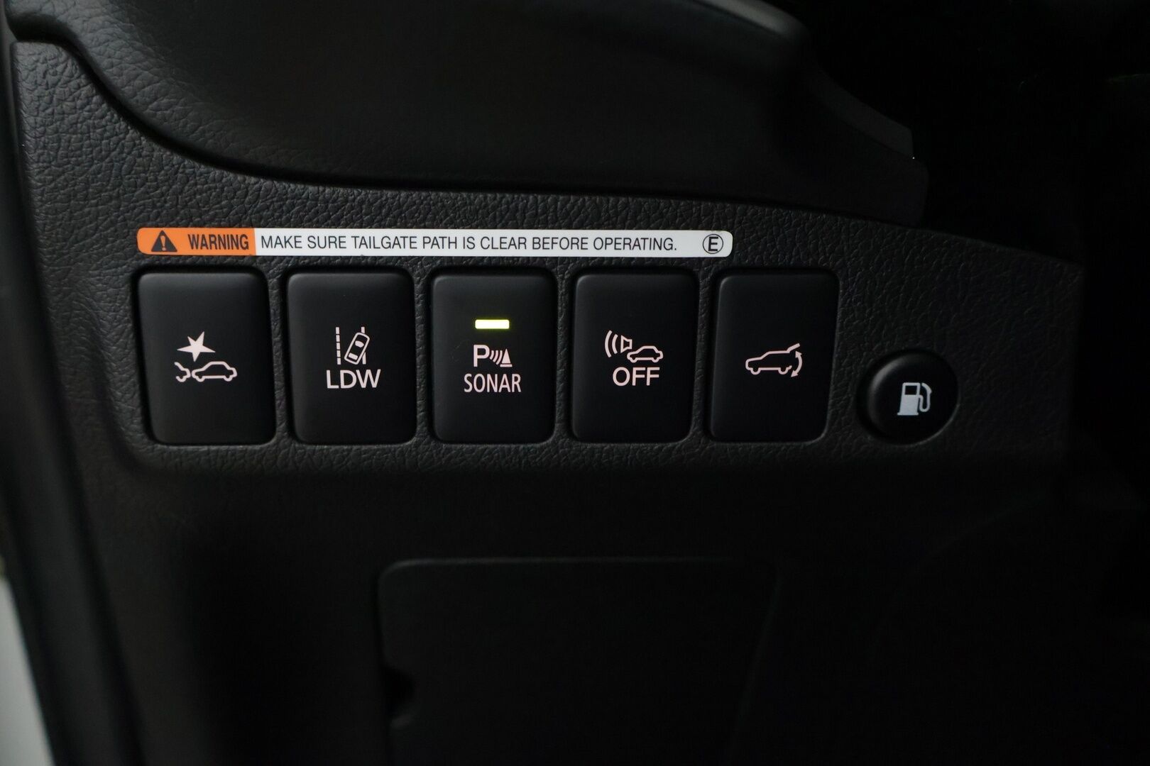 Mitsubishi Outlander 2019 Business X** Sähköpenkki / Sähkötoiminen takaluukku / Ada. Vakkari / Timantti tikatut nahat /  360 kamerat** - *Hyvä huoltohistoria ja kahdet hyvät renkaat / Siistissä kunnossa!*