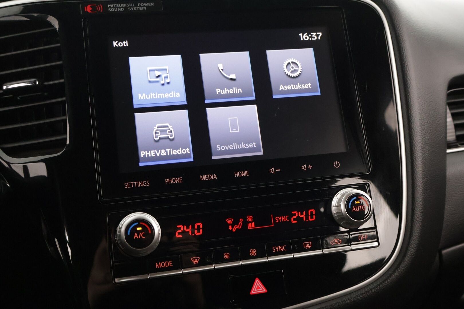 Mitsubishi Outlander 2019 Business X** Sähköpenkki / Sähkötoiminen takaluukku / Ada. Vakkari / Timantti tikatut nahat /  360 kamerat** - *Hyvä huoltohistoria ja kahdet hyvät renkaat / Siistissä kunnossa!*