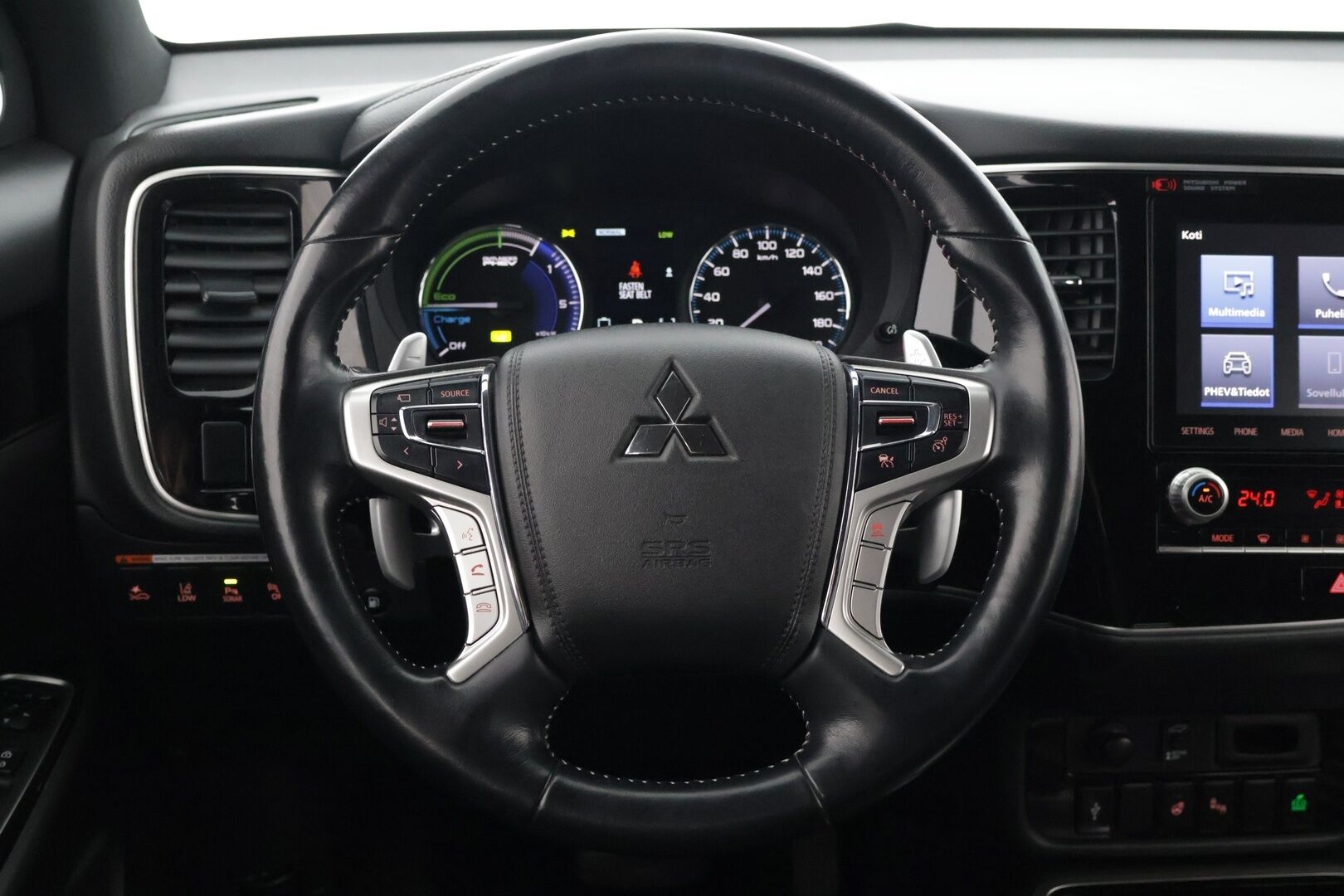 Mitsubishi Outlander 2019 Business X** Sähköpenkki / Sähkötoiminen takaluukku / Ada. Vakkari / Timantti tikatut nahat /  360 kamerat** - *Hyvä huoltohistoria ja kahdet hyvät renkaat / Siistissä kunnossa!*