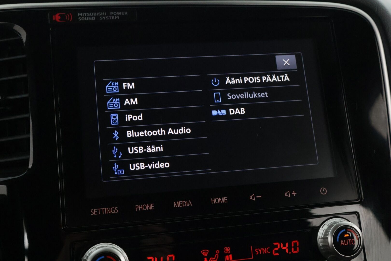 Mitsubishi Outlander 2019 Business X** Sähköpenkki / Sähkötoiminen takaluukku / Ada. Vakkari / Timantti tikatut nahat /  360 kamerat** - *Hyvä huoltohistoria ja kahdet hyvät renkaat / Siistissä kunnossa!*