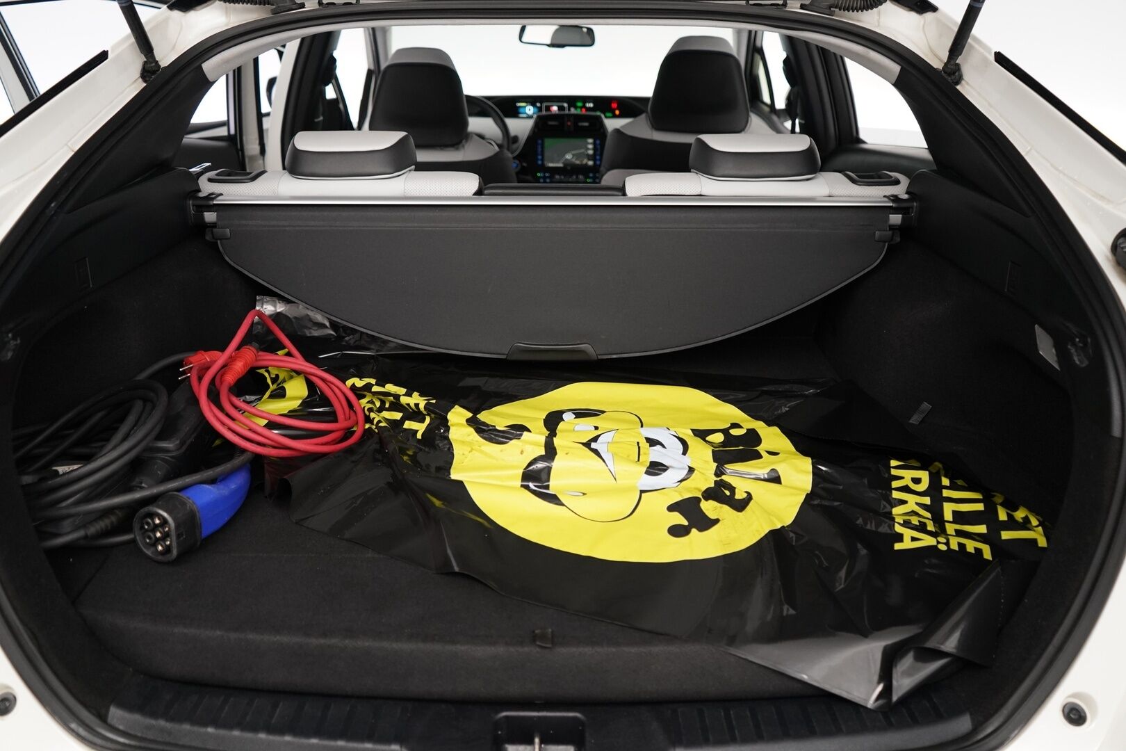 Toyota Prius 2017 Premium *ACC / Kamera / JBL / Nahkasisusta / LED / HUD / Parkkiavustin* - Kahdet renkaat OEM alumiinivantein / Todella säntillinen merkkihuollon historia / Koti + kauppakeskuslaturi