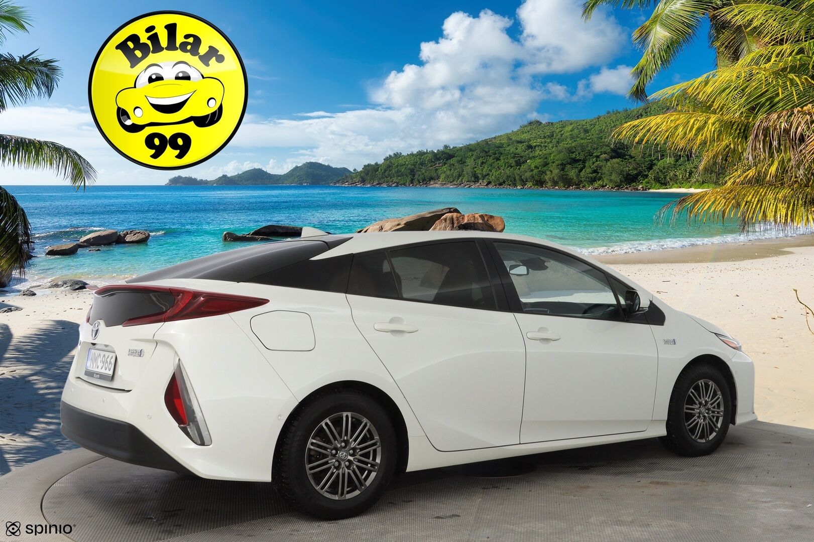 Toyota Prius 2017 Premium *ACC / Kamera / JBL / Nahkasisusta / LED / HUD / Parkkiavustin* - Kahdet renkaat OEM alumiinivantein / Todella säntillinen merkkihuollon historia / Koti + kauppakeskuslaturi