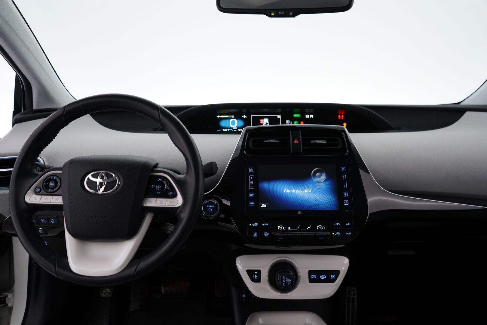 Toyota Prius 2017 Premium *ACC / Kamera / JBL / Nahkasisusta / LED / HUD / Parkkiavustin* - Kahdet renkaat OEM alumiinivantein / Todella säntillinen merkkihuollon historia / Koti + kauppakeskuslaturi