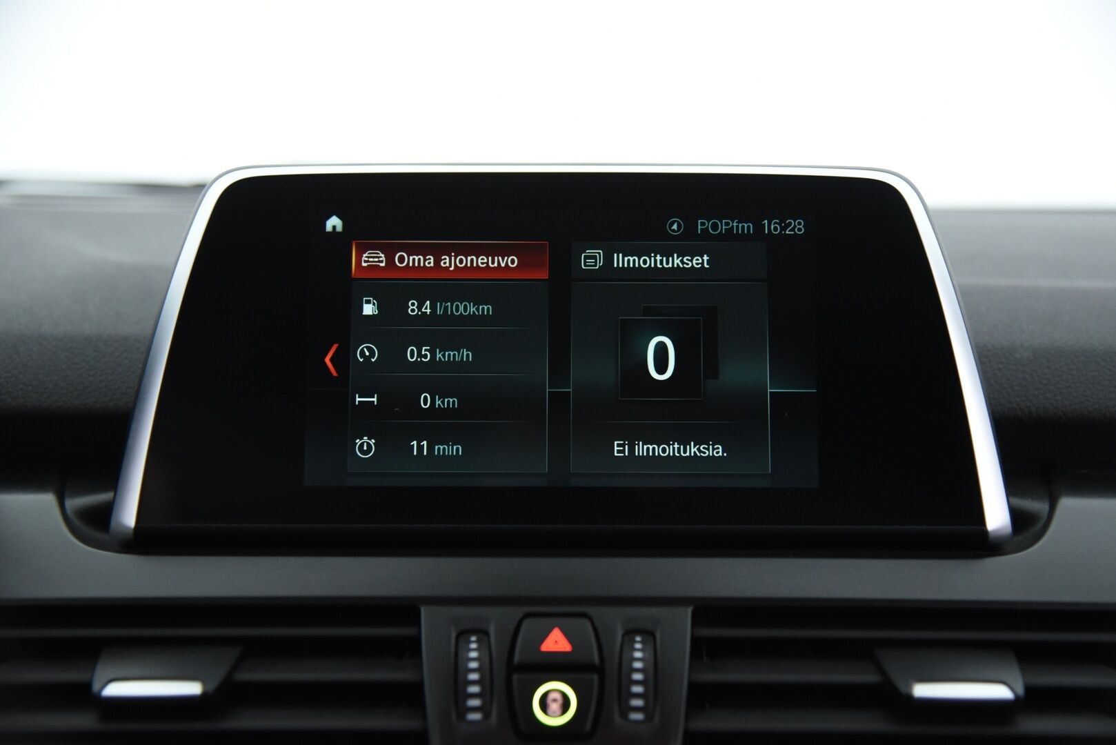 BMW 225 2018 iPerformance 4ov / LED / Keyless Go / Merkkihuollettu / Sähköluukku / 2x Hyvät renkaat! - 10/25 Merkkihuollettu! 2x Hyväkuntoiset renkaat BMW vantein!