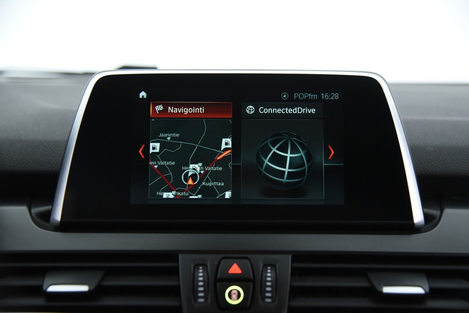 BMW 225 2018 iPerformance 4ov / LED / Keyless Go / Merkkihuollettu / Sähköluukku / 2x Hyvät renkaat! - 10/25 Merkkihuollettu! 2x Hyväkuntoiset renkaat BMW vantein!