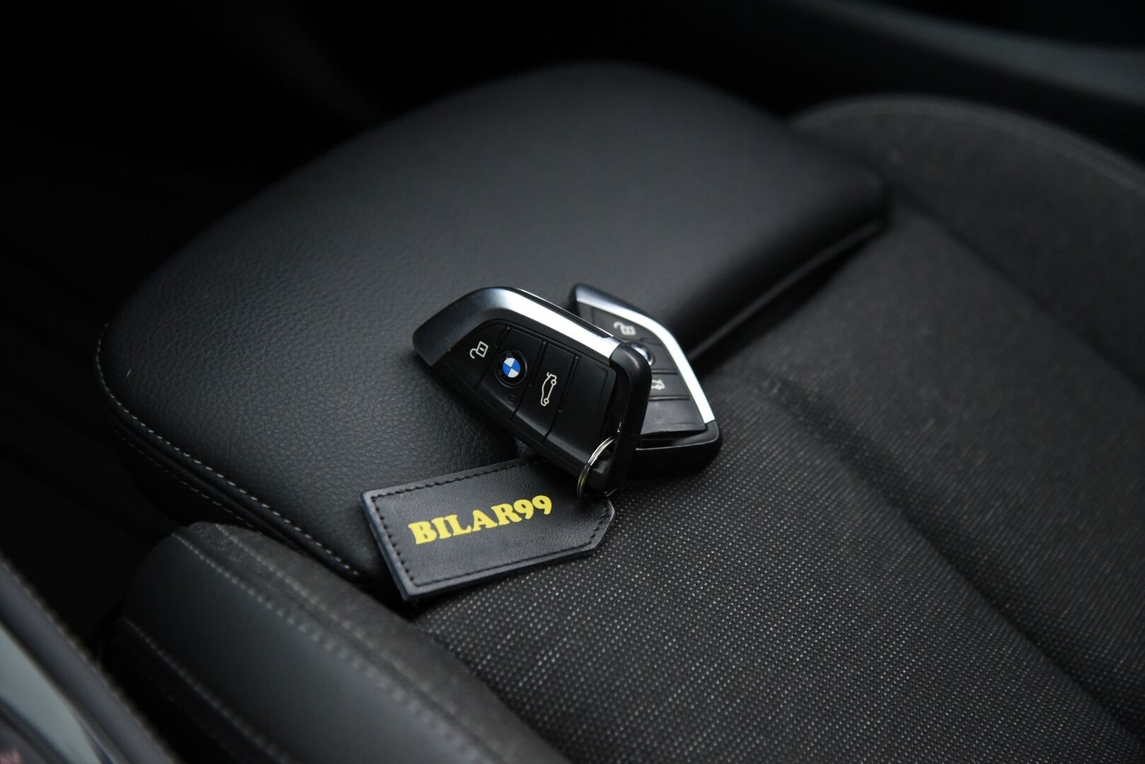 BMW 225 2018 iPerformance 4ov / LED / Keyless Go / Merkkihuollettu / Sähköluukku / 2x Hyvät renkaat! - 10/25 Merkkihuollettu! 2x Hyväkuntoiset renkaat BMW vantein!