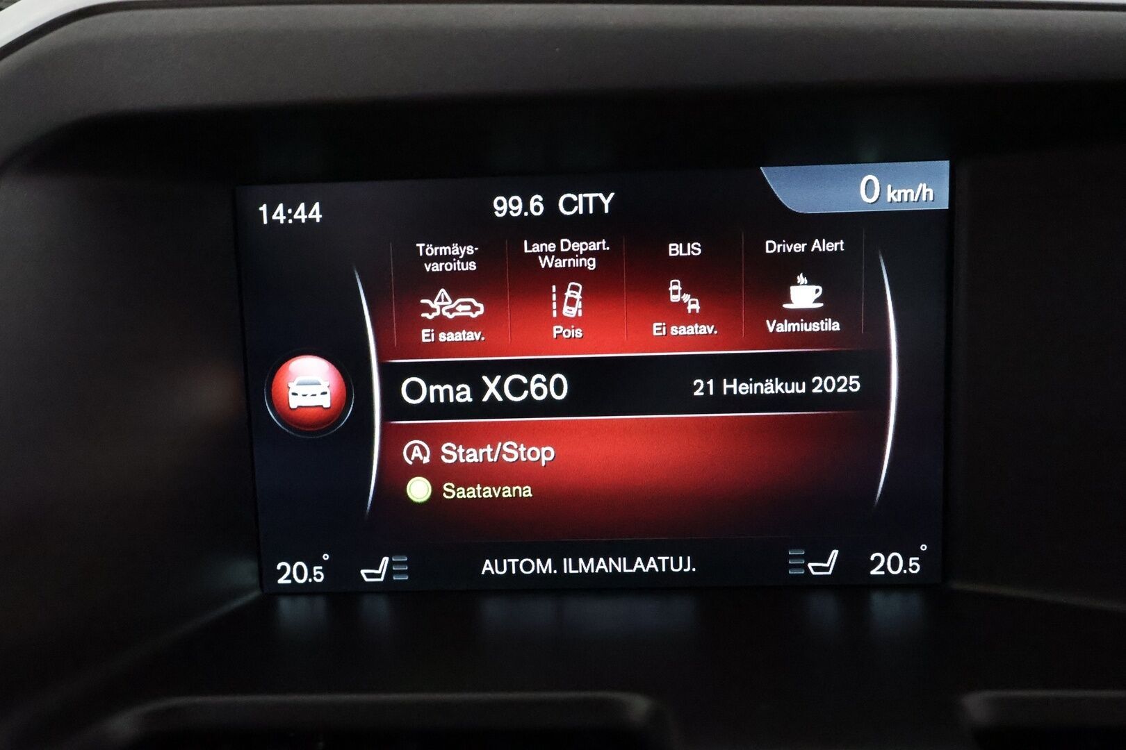 Volvo XC60 2014 D4 Momentum aut **Webasto / Koukku / Adapt.Vakkkari / Xenon / P.Kamera / Kaistavahti / Katveavustin / Puolinahat** - Kahdet Renkaat  / **HYVILLÄ KAMOILLA**