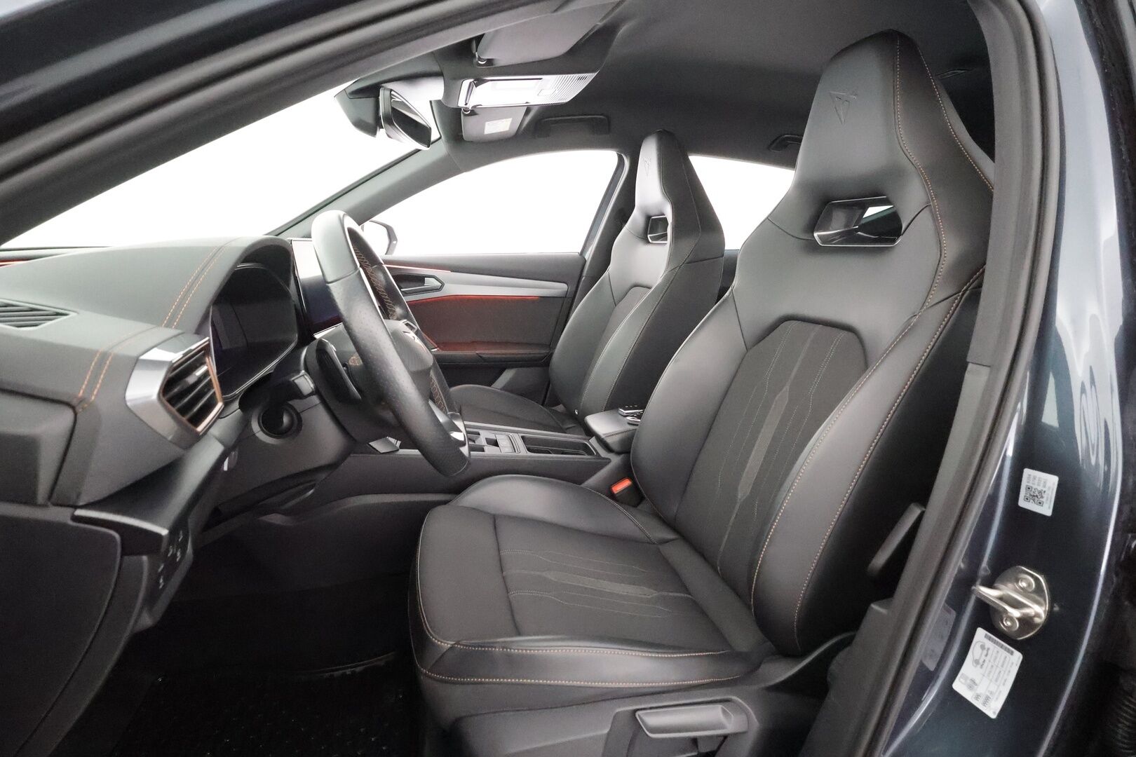 Cupra Formentor 2021 VZ 2,0 TSI 228 kW 4Drive DSG * Webasto / ACC / LED / P.Kamera / Puolinahat / Kaistavahti / Navi / Keyless * - Suomi-auto / Kahdet renkaat aluvanteilla / Merkkihuollot