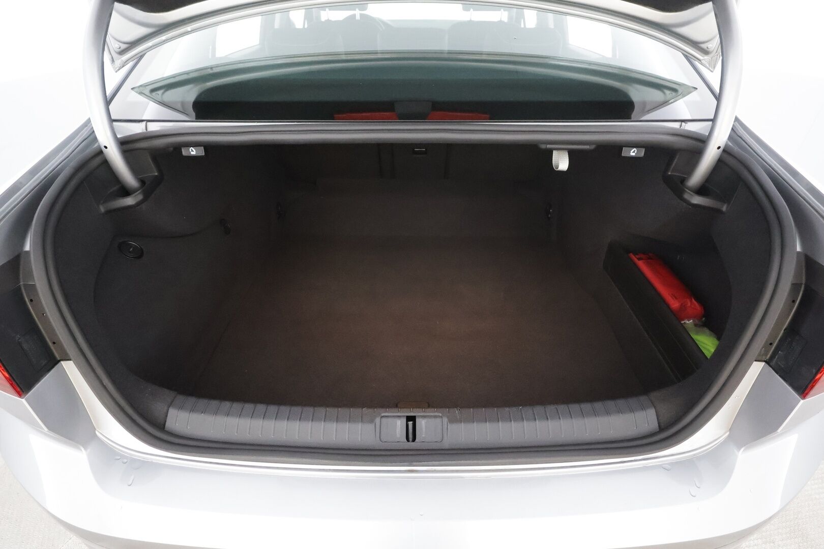 Volkswagen Passat 2021 Sedan R-Line 2,0 TDI EVO SCR 110 kW DSG * ACC / Webasto / Matrix Led /  P.Kamera / Puolinahat / Keyless * - Merkkihuollettu / Suomi auto / Kahdet renkaat