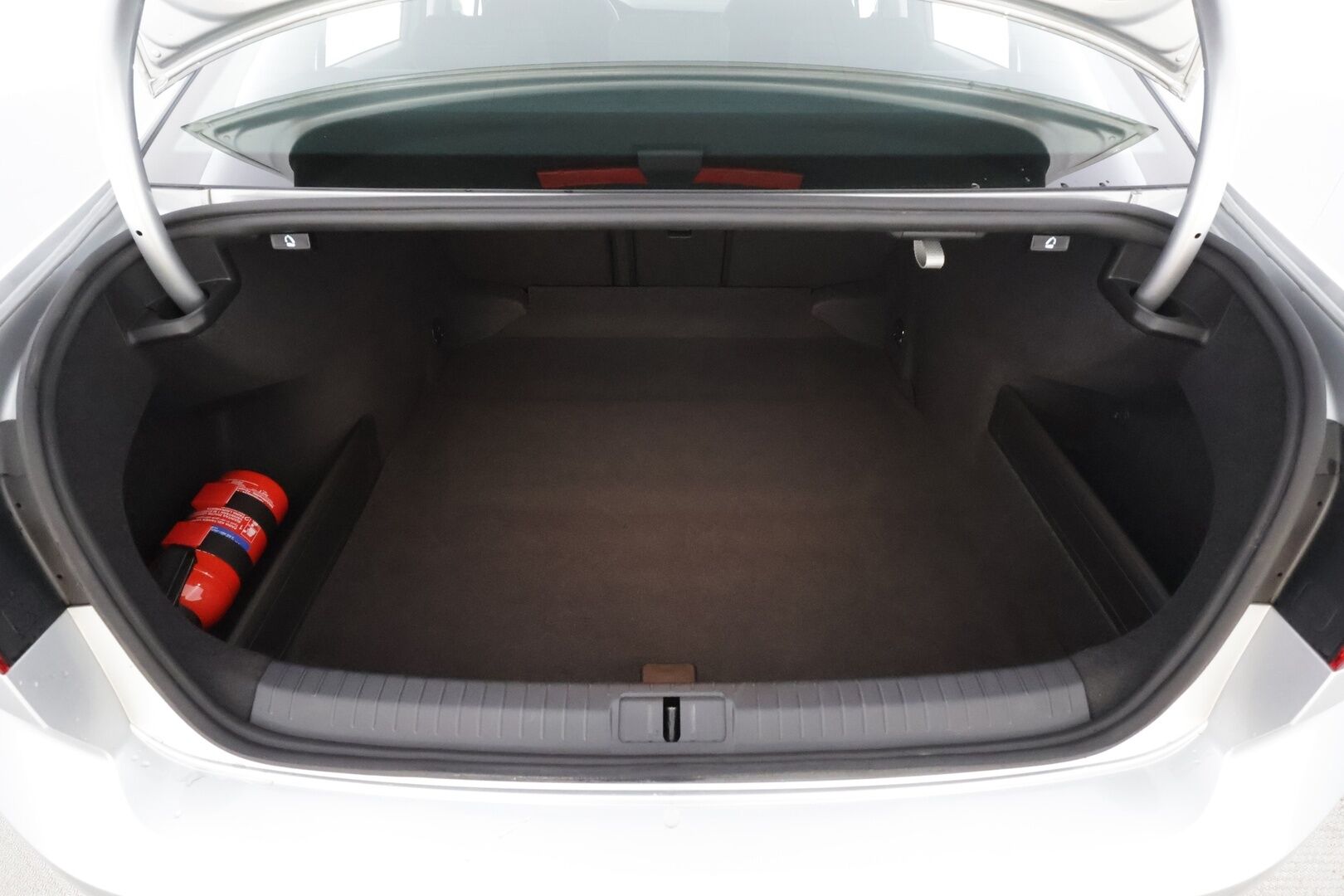 Volkswagen Passat 2021 Sedan Style 1,5 TSI EVO 110 kW DSG *1.OM Suomi-auto / ACC / P.Kamera / LED / Keyless / Apple & Android* - Merkkihuollettu / Webasto / Kahdet renkaat