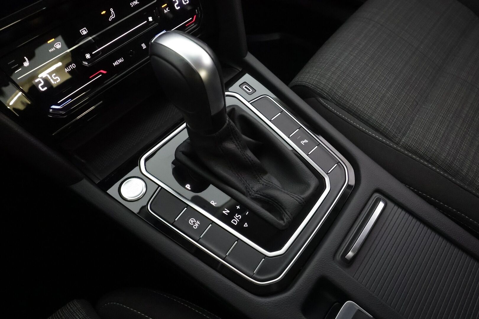 Volkswagen Passat 2021 Sedan Style 1,5 TSI EVO 110 kW DSG *1.OM Suomi-auto / ACC / P.Kamera / LED / Keyless / Apple & Android* - Merkkihuollettu / Webasto / Kahdet renkaat - HULLUT AVAJAISHULINAT KORKOTARJOUS 3,29 %